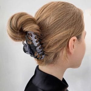 Grosse pince cheveux élégante noire pour chignon