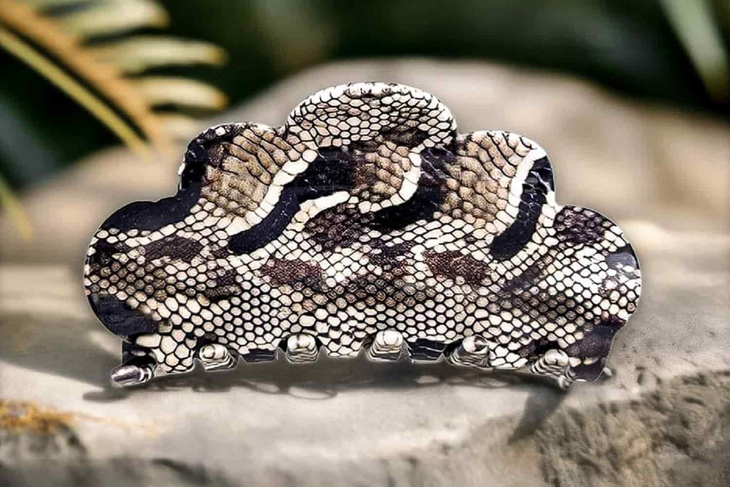 Pince à cheveux ClawMeUp en acétate motif reptile inspiration nature