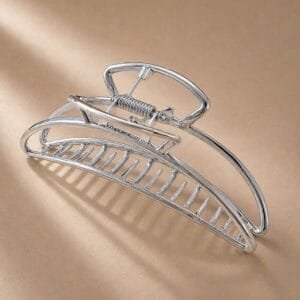 Pince à cheveux croissant métal argentée ajourée — grande taille fil argent brillant — CMU-CRM-01 ClawMeUp Paris