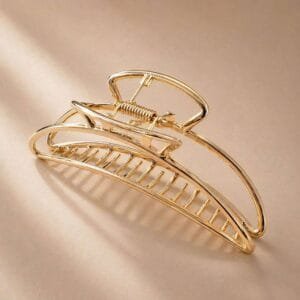 Pince à cheveux croissant métal dorée ajourée — grande taille fil or brillant — CMU-CRM-01 ClawMeUp Paris
