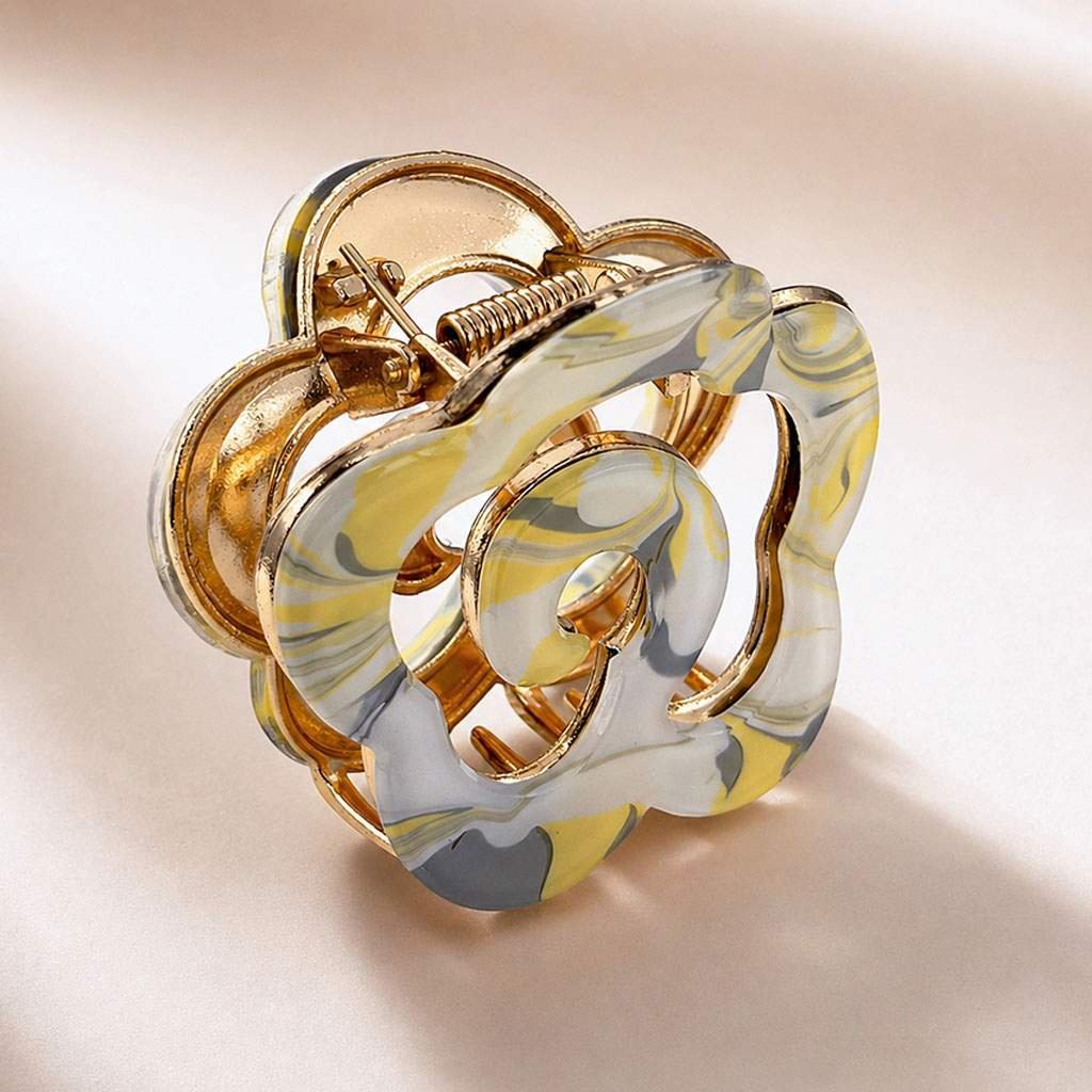 Pince à cheveux fleur camélia ajourée — Acétate coloré & Doré