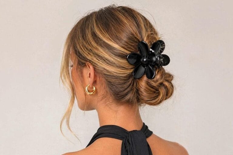 Pince crabe cheveux chic fleur noire — chignon élégant ClawMeUp Paris