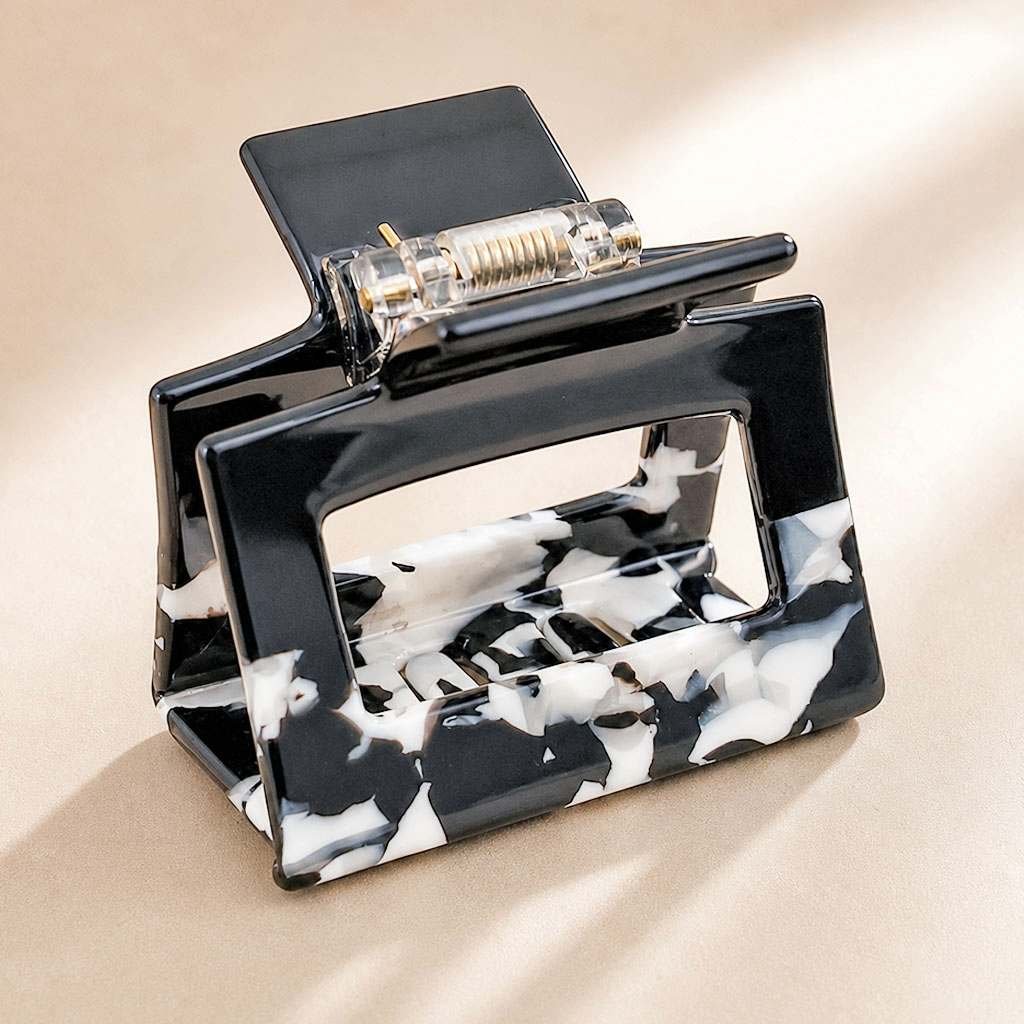 Mini pince crabe rectangulaire acetate — Design geometrique