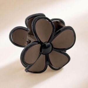 Pince à cheveux fleur bicolore coloris Taupe, pétales brun chocolat et contour noir — ClawMeUp Paris