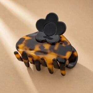 Pince à cheveux fleur noire sur corps écaille léopard acétate — CMU-KAL-03 ClawMeUp